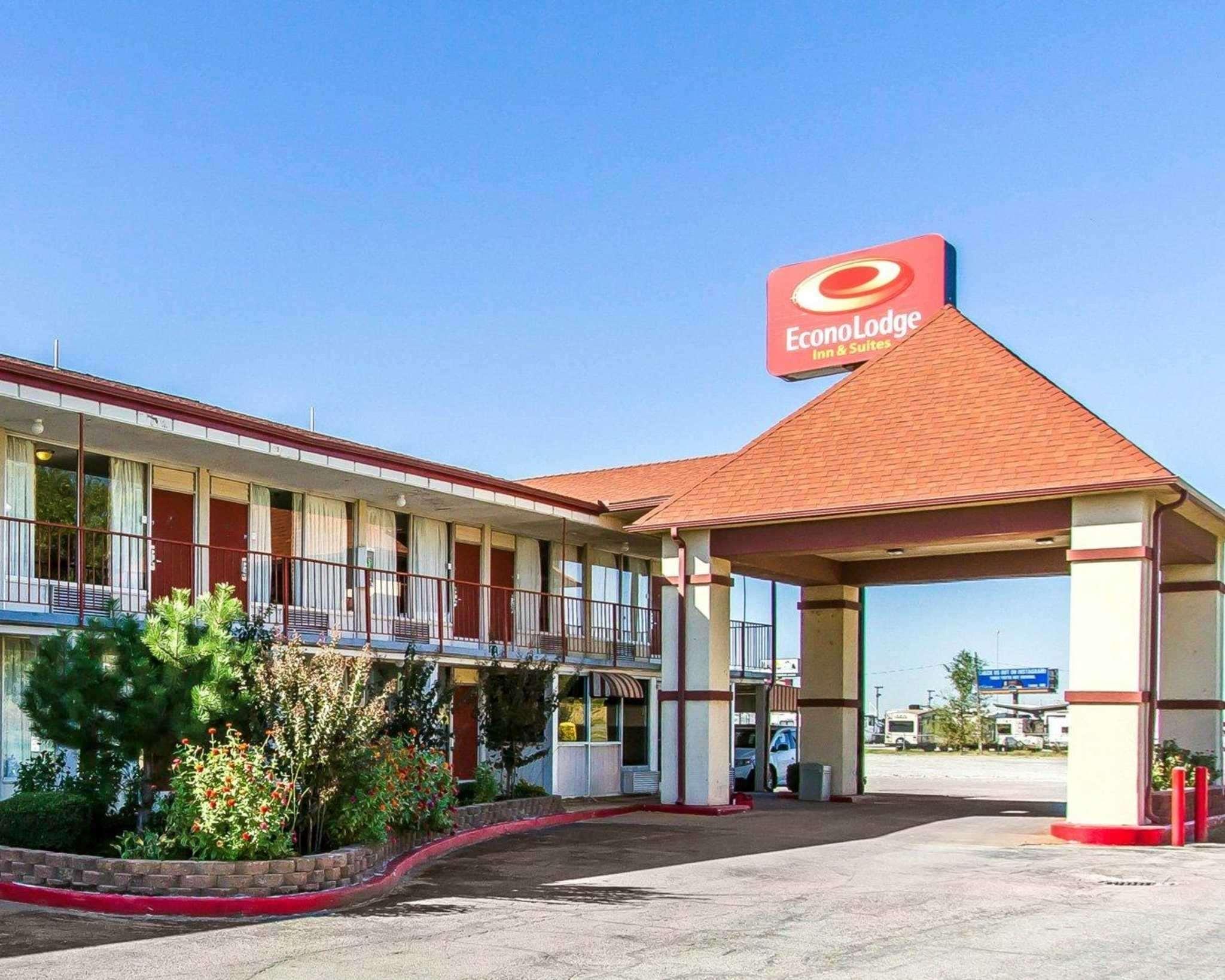 Econo Lodge Inn & Suites Near Bricktown Oklahoma City Exterior photo