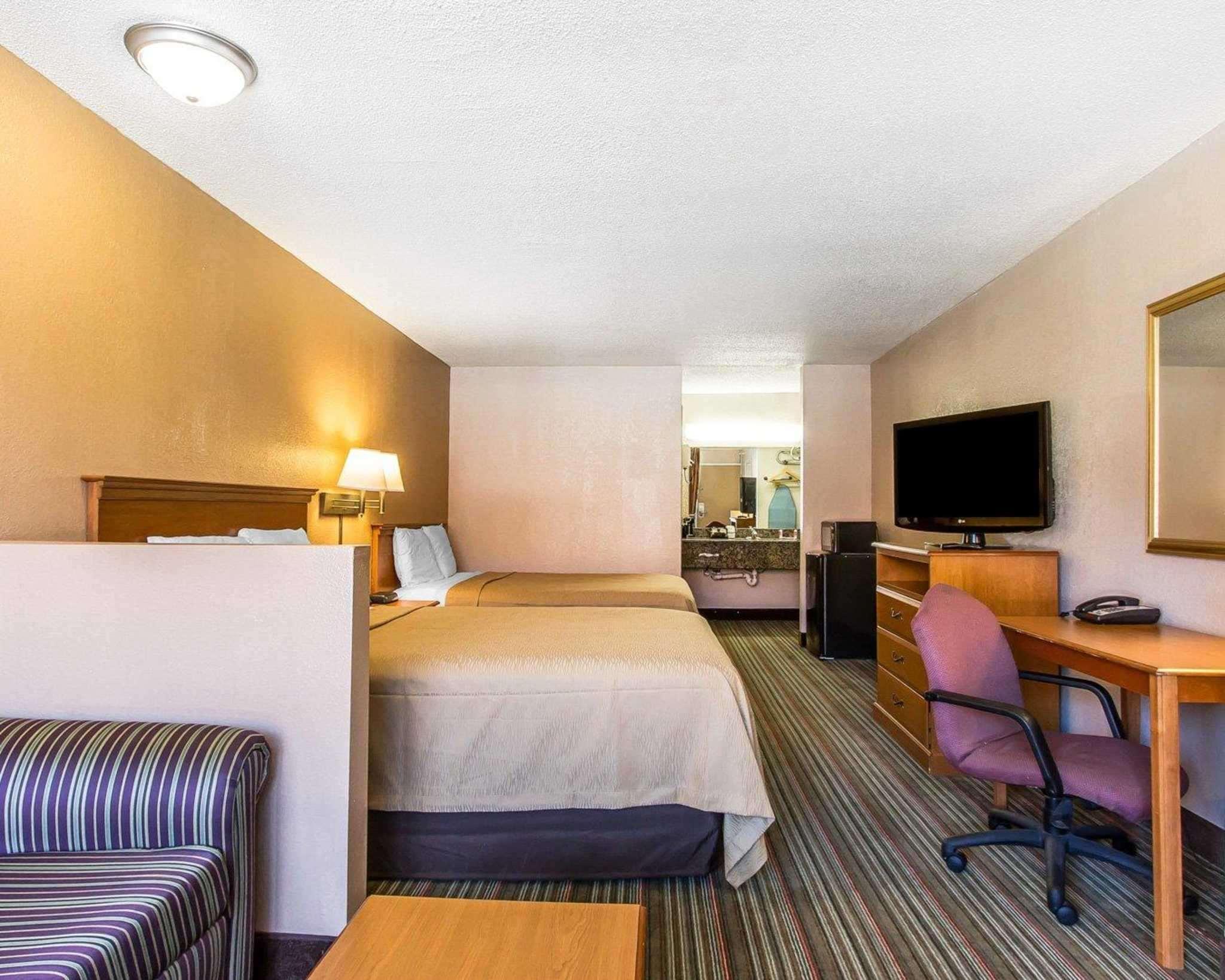 Econo Lodge Inn & Suites Near Bricktown Oklahoma City Exterior photo