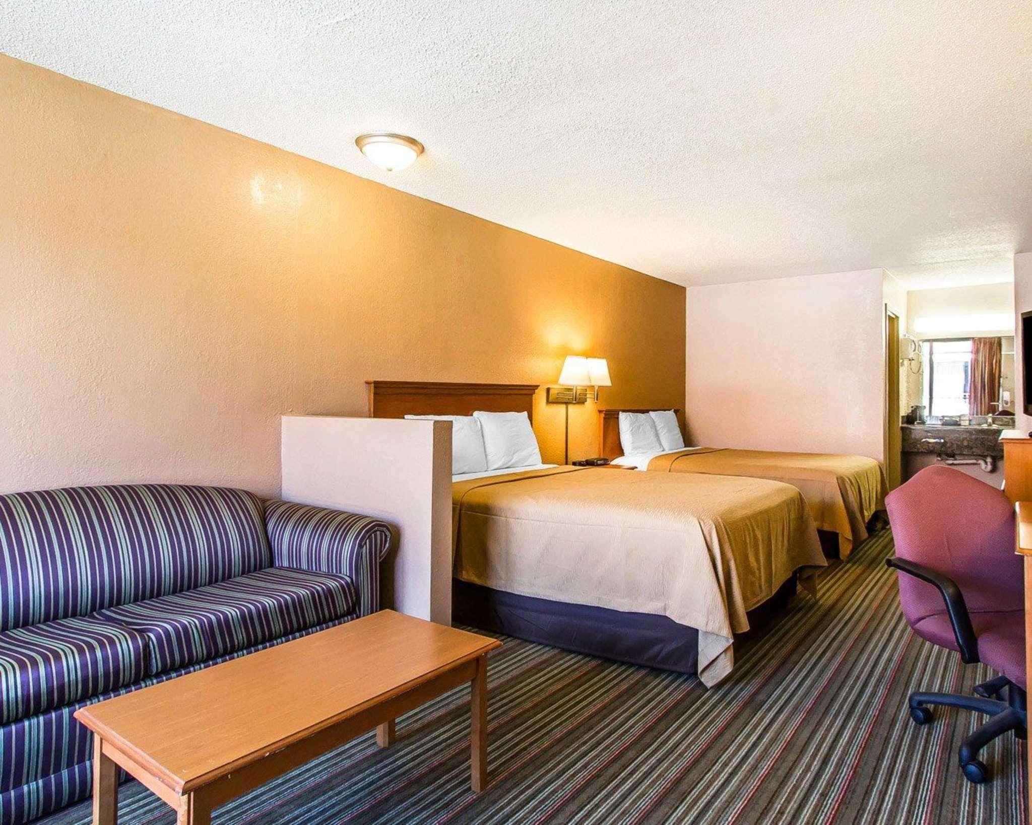 Econo Lodge Inn & Suites Near Bricktown Oklahoma City Exterior photo